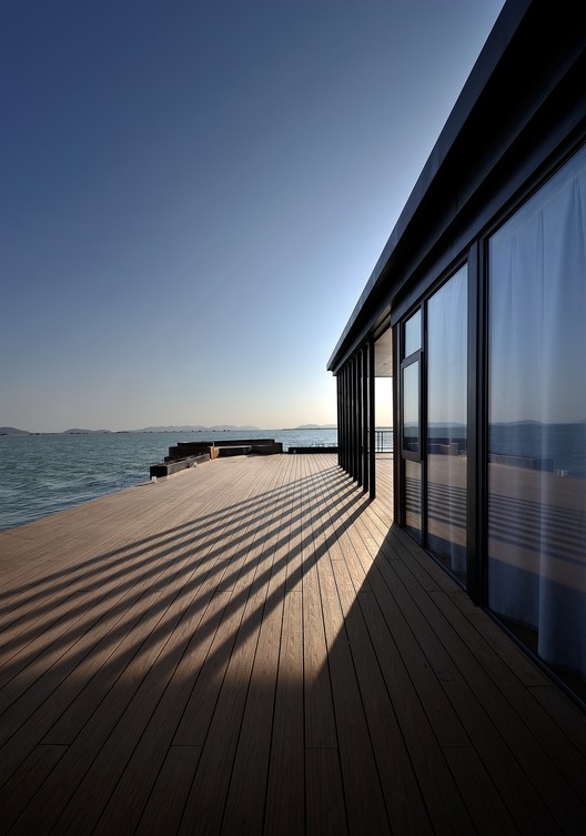 Hi Sea Floating Hotel / Balance Design Hi Sea Floating Hotel / Balance Design - Exterior Photography, Wood, Deck