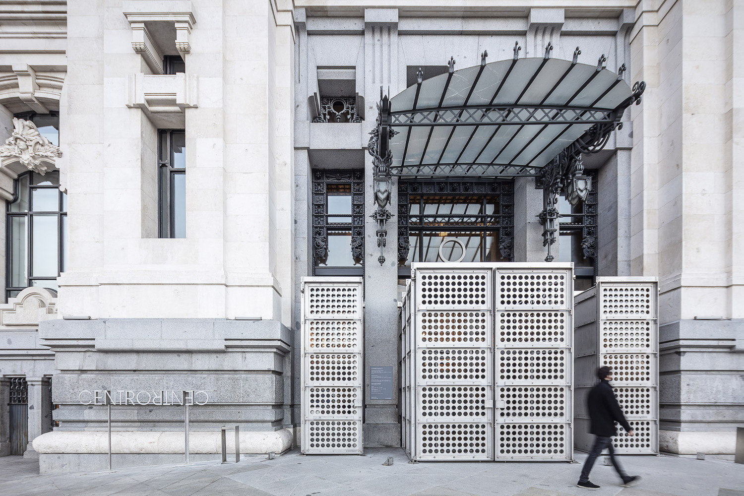 Gallery of Renovation of the Operations Court in CENTROCENTRO / Héctor