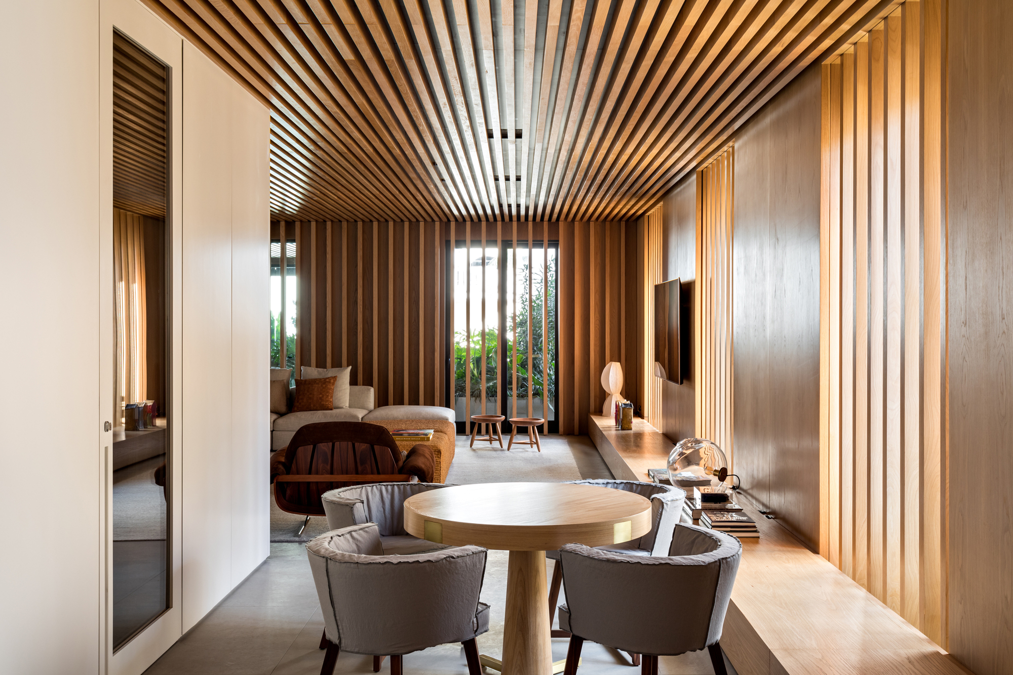 Gallery of MER Apartment / Jacobsen Arquitetura - 3