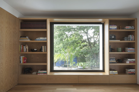 Casa Atlántica / AR Arquitetos - Fotografía interior, Madera, Estanterías