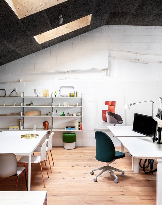 Yorkton Workshops / Cassion Castle Architects - Interior Photography, Chair