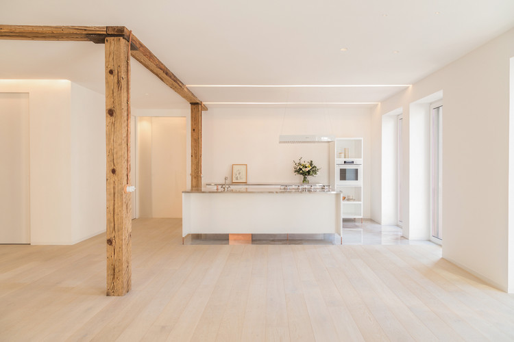 Casa San / amaia arana arkitektura - Fotografía interior, Cocina, Mesas, Ventanas