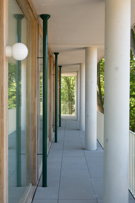 Klingelbeek 公园住宅群 / Dyvik Kahlen - 室内图, 玻璃, 具体的