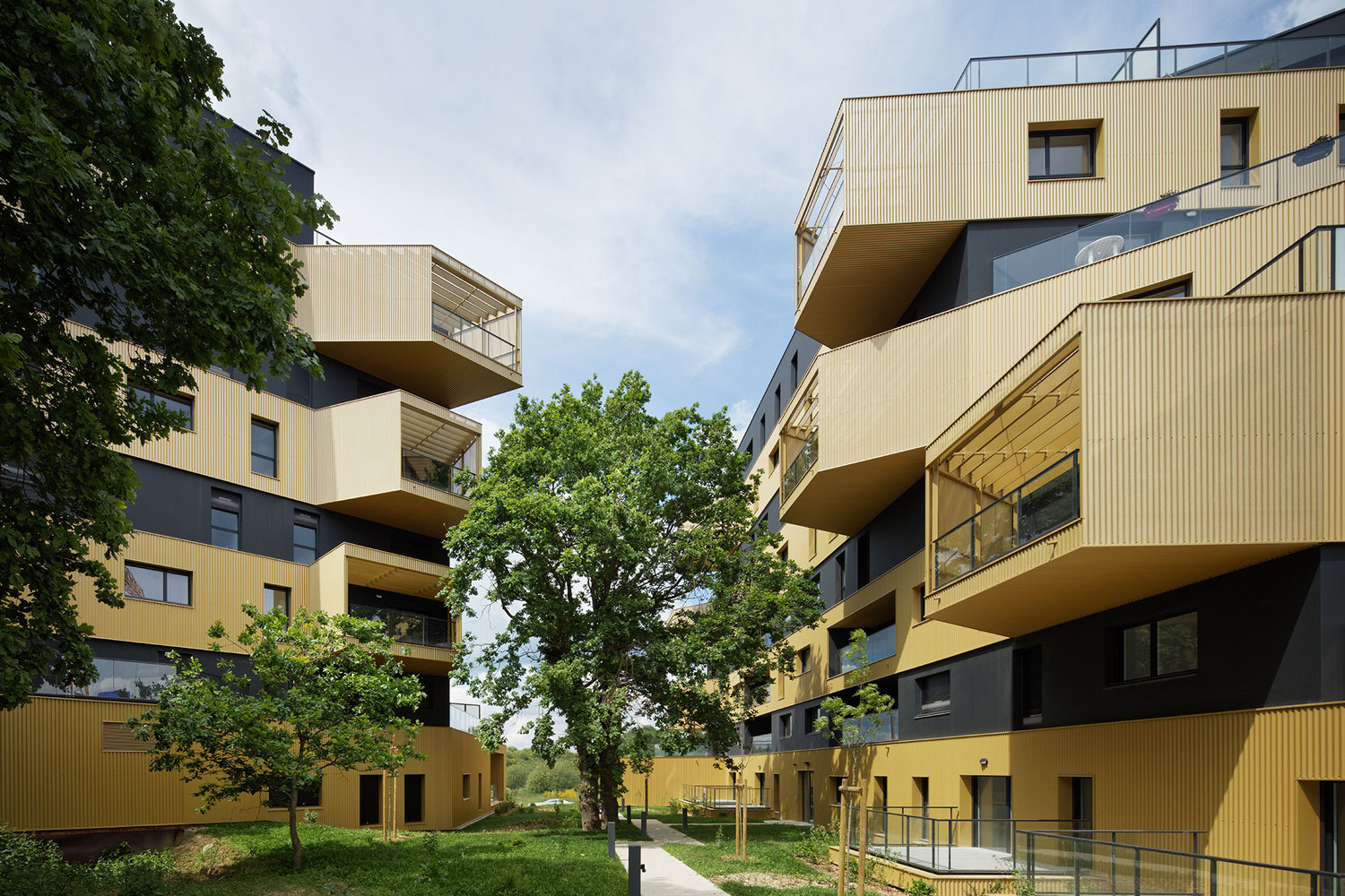 L’Equatoria Apartments / Christophe Rousselle Architecte