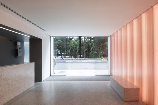 Rosa Building / AR Arquitetos - Interior Photography, Glass, Concrete