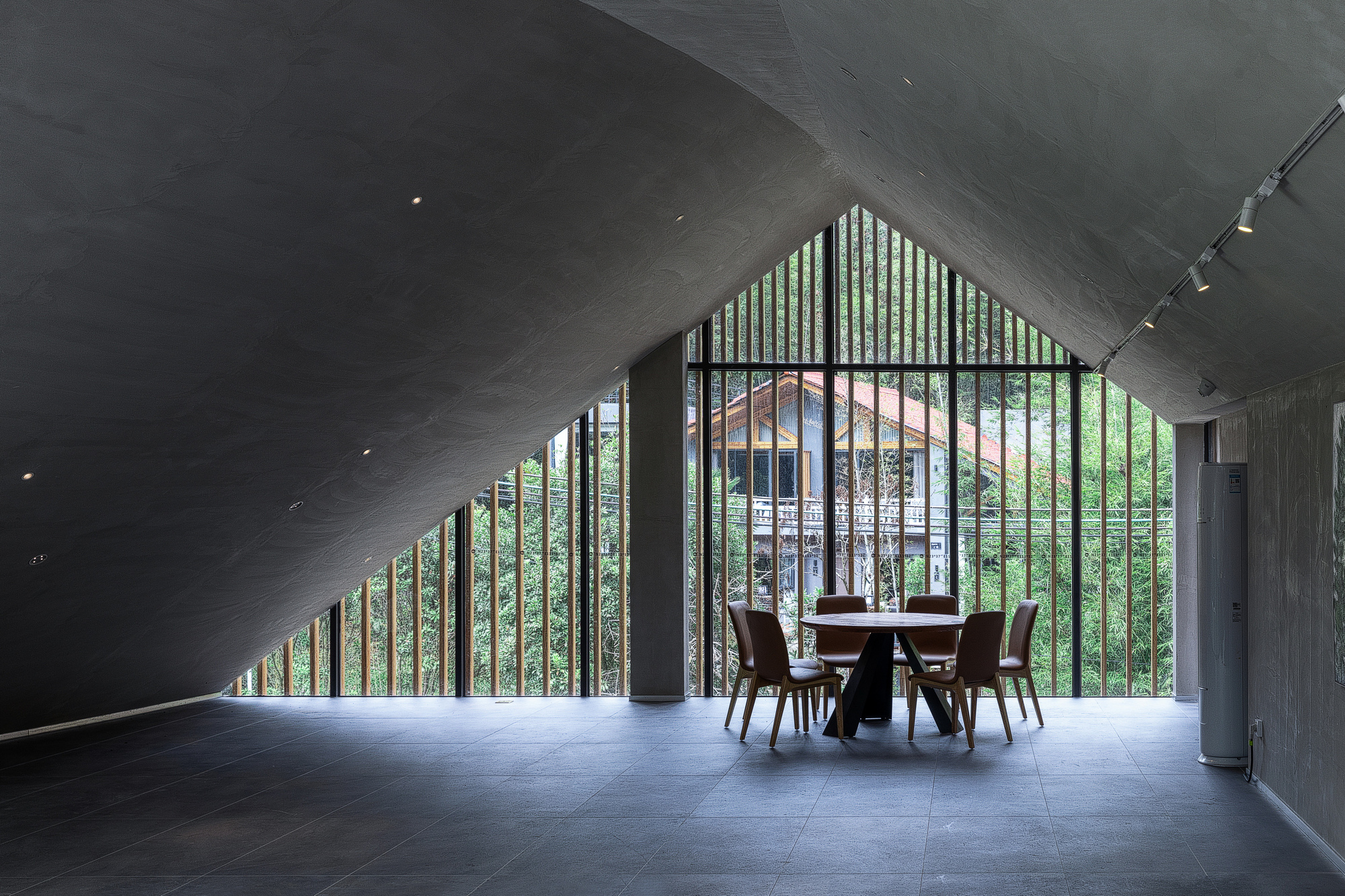 画廊 南昆秘境艺术餐厅 / 城外建筑 - 5