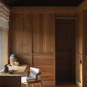 UMAH HATI   ROOMS (12 of 32) - Suncoast Villa / Biombo Architects: Biệt thự nghỉ dưỡng 2 tầng 5 ph&ograve;ng ngủ