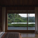 UMAH HATI   ROOMS (15 of 32) - Suncoast Villa / Biombo Architects: Biệt thự nghỉ dưỡng 2 tầng 5 ph&ograve;ng ngủ
