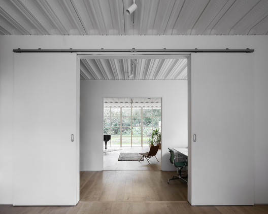 Ditton Hill House  / Surman Weston - Interior Photography, Chair, Windows