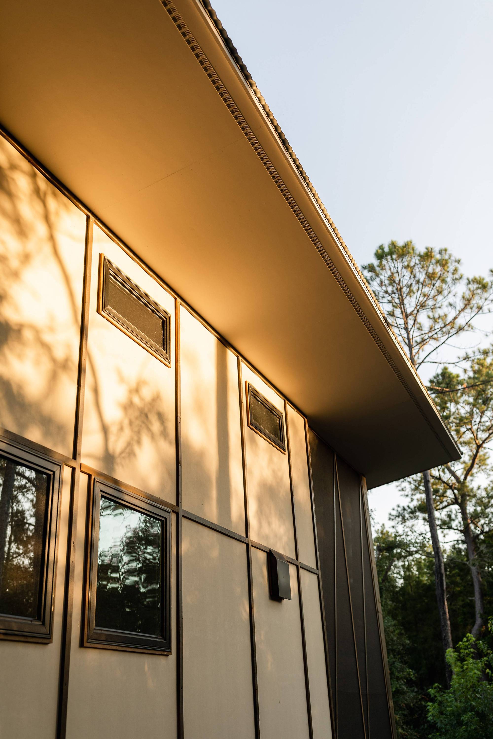 Gallery of Twisted Run Retreat / Tall Architects 11