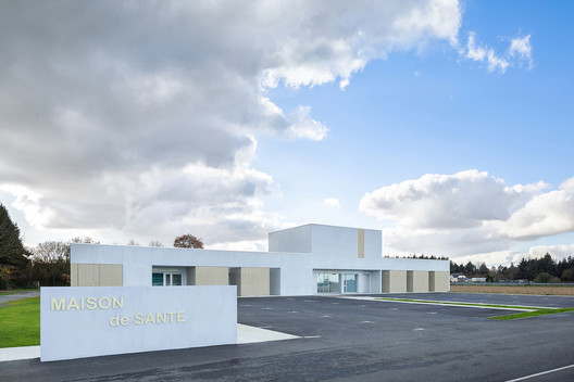 Health Center Jugon Les Lacs / Violi Architecte - Exterior Photography, Facade