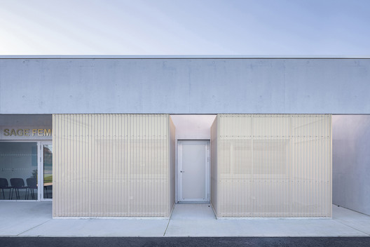 Health Center Jugon Les Lacs / Violi Architecte - Exterior Photography, Concrete