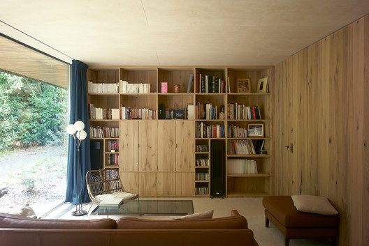 Maison Mouvaux / TANK Architectes - Interior Photography, Closet, Shelving, Lighting, Windows, Chair