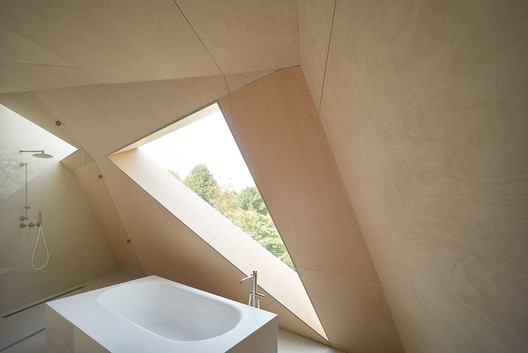 ‘回旋镖’小屋Mouvaux / TANK Architectes - 室内图, 卫生间