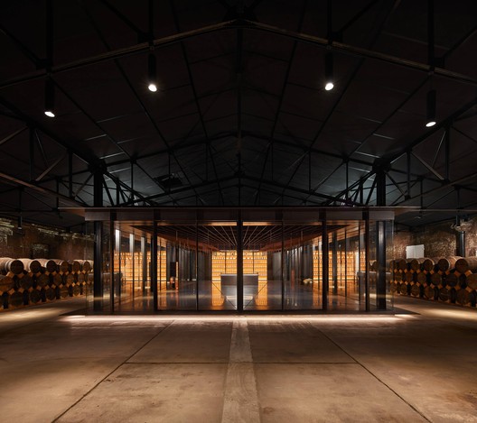 Tasting Room for Master Blenders / Elluin Duolé Gillon architecture - Interior Photography, Beam