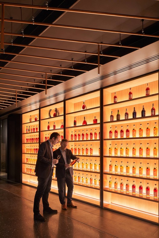 Tasting Room for Master Blenders / Elluin Duolé Gillon architecture - Interior Photography, Closet