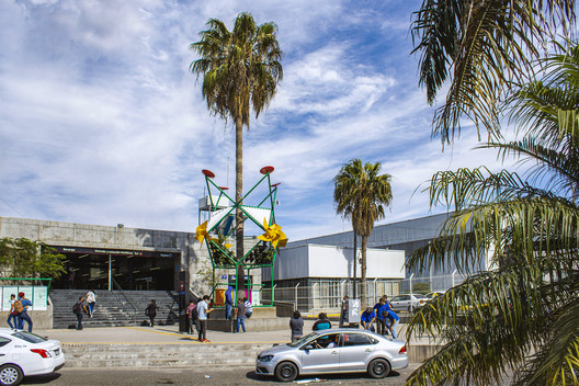 'Flor Urbana' Installation by dérive LAB + Germen Estudio Reflects on the Climate Impact of Public Buildings - Image 6 of 20