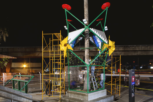 'Flor Urbana' Installation by dérive LAB + Germen Estudio Reflects on the Climate Impact of Public Buildings - Image 7 of 20