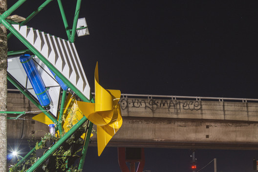 'Flor Urbana' Installation by dérive LAB + Germen Estudio Reflects on the Climate Impact of Public Buildings - Image 9 of 20