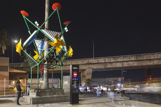 'Flor Urbana' Installation by dérive LAB + Germen Estudio Reflects on the Climate Impact of Public Buildings - Image 10 of 20