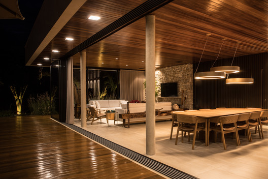 WJ House / Liga Arquitetura e Urbanismo WJ House / Liga Arquitetura e Urbanismo - Interior Photography, Dining room, Wood