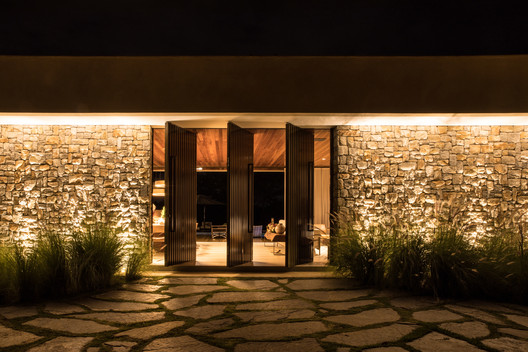 WJ House / Liga Arquitetura e Urbanismo WJ House / Liga Arquitetura e Urbanismo - Interior Photography, Door