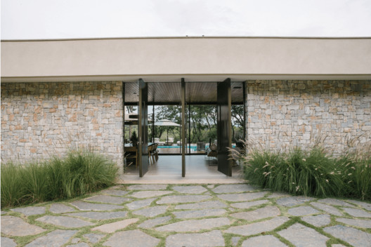 WJ House / Liga Arquitetura e Urbanismo WJ House / Liga Arquitetura e Urbanismo - Exterior Photography, Concrete