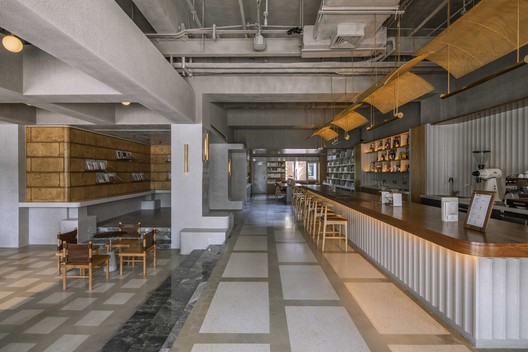 naïve Bookstore / designRESERVE - Interior Photography, Kitchen, Beam