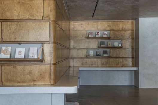 naïve Bookstore / designRESERVE - Interior Photography, Kitchen