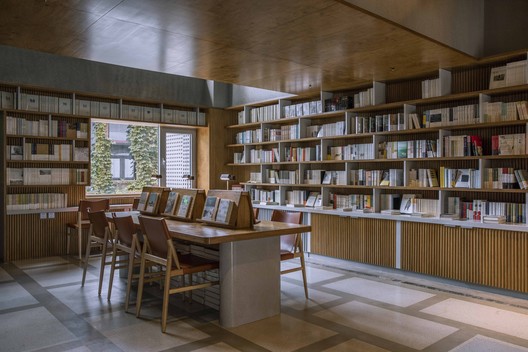 naïve Bookstore / designRESERVE - Interior Photography, Wood, Shelving