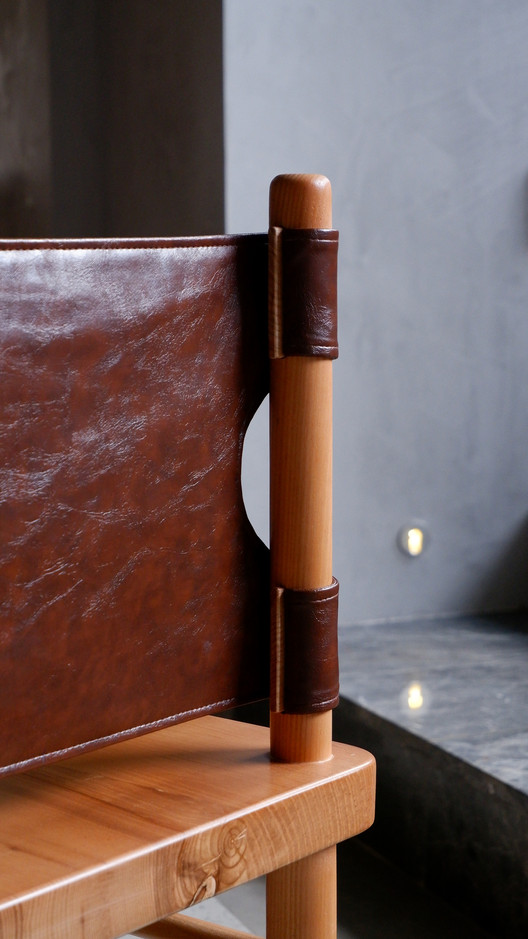 naïve Bookstore / designRESERVE - Interior Photography, Wood