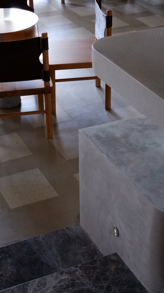 naïve Bookstore / designRESERVE - Interior Photography, Concrete