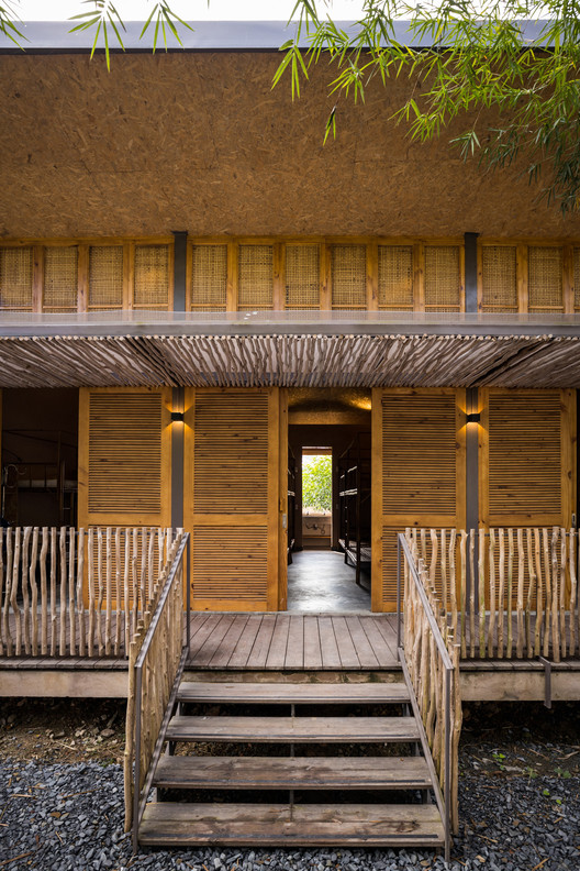 HippoFarm Bioclimatic Dormitories / T3 ARCHITECTS HippoFarm Bioclimatic Dormitories / T3 ARCHITECTS - Interior Photography, Wood, Stairs, Door, Handrail
