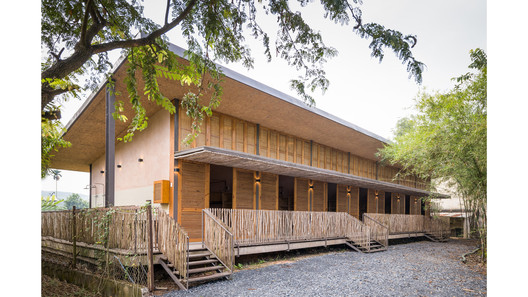 HippoFarm Bioclimatic Dormitories / T3 ARCHITECTS HippoFarm Bioclimatic Dormitories / T3 ARCHITECTS - Exterior Photography, Wood