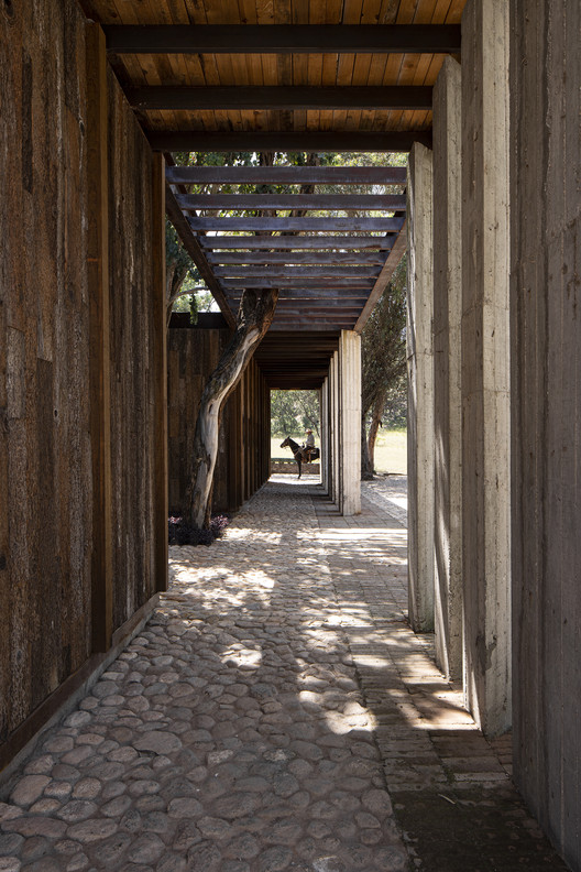 Rancho Sierra Allende / fabián m escalante h | arquitectos - Fotografia de Interiores, Madeira, Viga