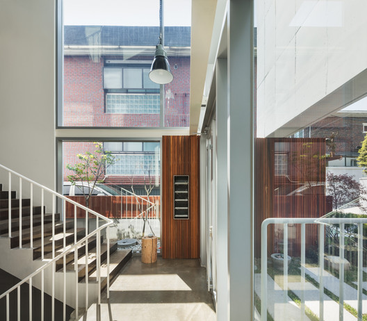 Querencia Neighborhood Facility / L'eau Design + Dongjin Kim (Hongik University) - Interior Photography, Glass, Stairs, Handrail