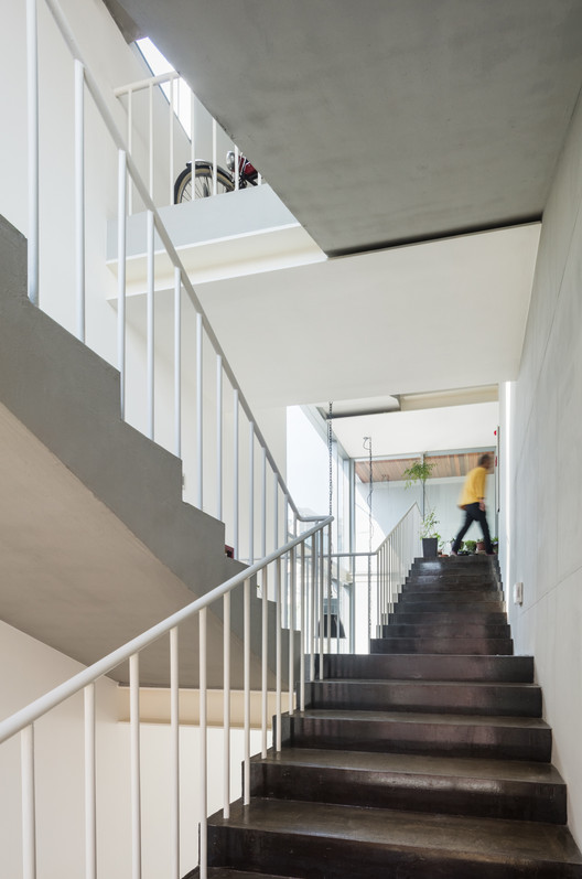 Querencia Neighborhood Facility / L'eau Design + Dongjin Kim (Hongik University) - Interior Photography, Stairs, Handrail