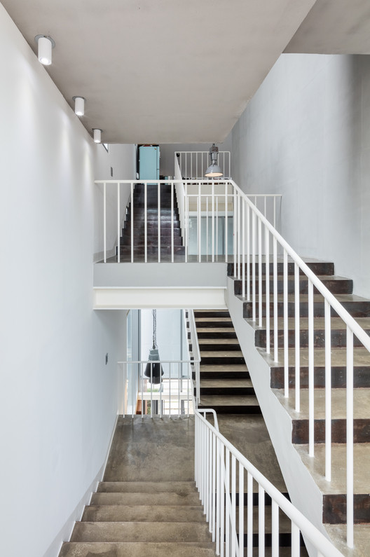 Querencia Neighborhood Facility / L'eau Design + Dongjin Kim (Hongik University) - Interior Photography, Stairs, Handrail