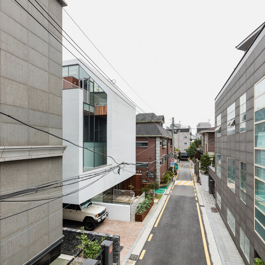 Querencia Neighborhood Facility / L'eau Design + Dongjin Kim (Hongik University) - Exterior Photography, Concrete, Balcony