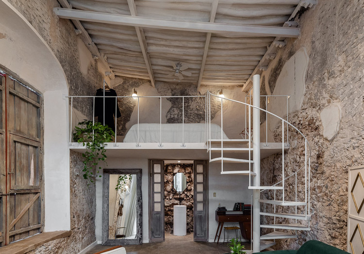 Vagantes Ermita House / Gina Góngora + Arista Cero - More Images