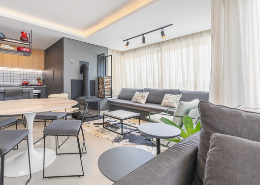 Apartamento do Bê / Bruna Schlos . Arquitetura Criativa Apartamento do Bê / Bruna Schlos . Arquitetura Criativa - Fotografia de Interiores, Sala de Estar, Mesa, Sofá, Cadeira