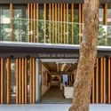 Galeria Ipanema / Miguel Pinto Guimarães Arquitetos Associados - Fotografia de Interiores, Galeria, Fachada, Pilar, Cerca, Corrimão, Porta