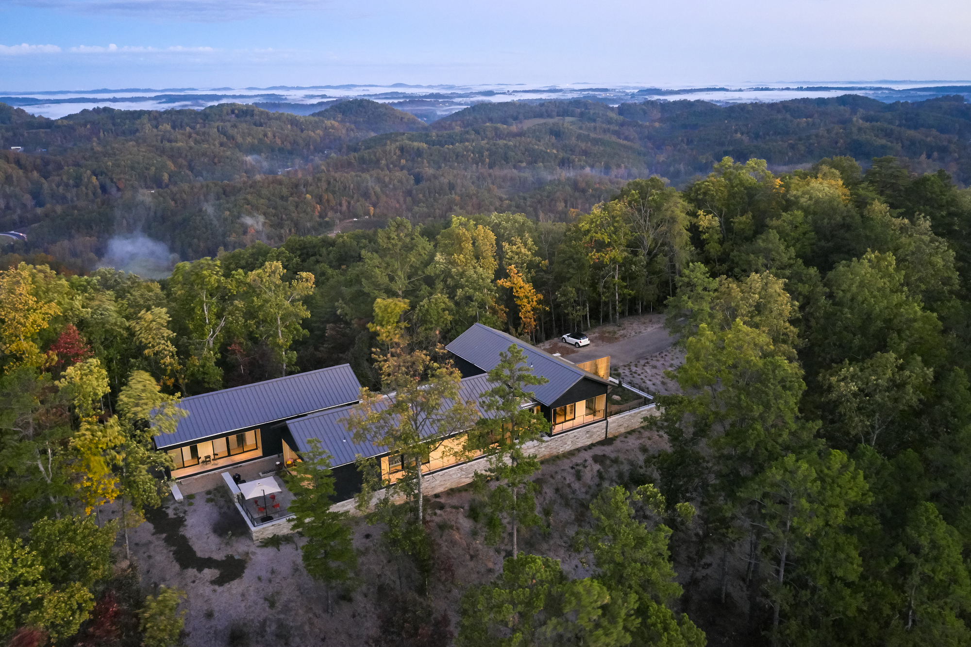 Gallery of Short Mountain House / Sanders Pace Architecture 4