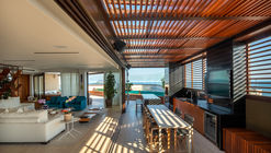 Apartamento PO / Miguel Pinto Guimarães Arquitetos Associados