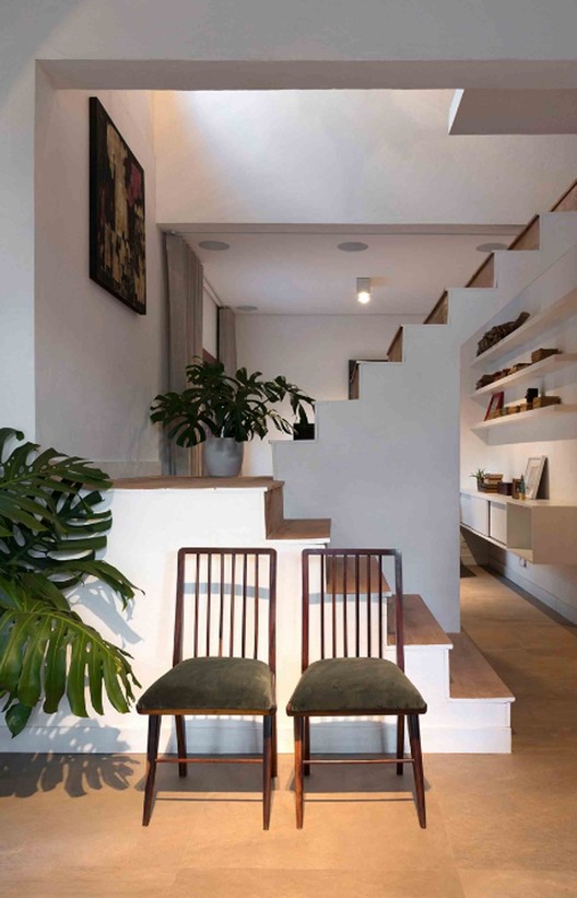 白屋 / Piacesi Arquitetos Associados - 室内图, 餐厅, 木头