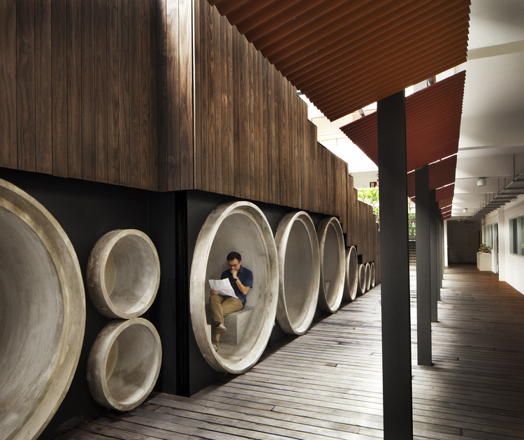 Concrete Pipes Transformed Into Architectural Elements and Living Spaces   - Image 6 of 14