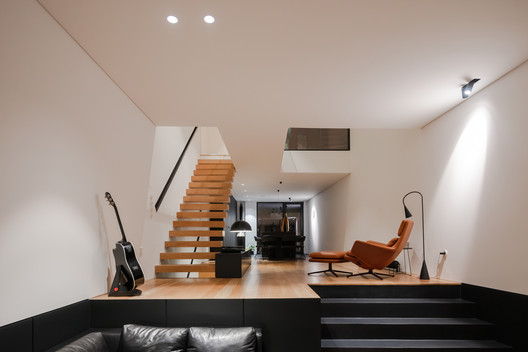 Apartamento Fernandes Tomás  / Oggo Studio Architects - Fotografia de Interiores, Escada