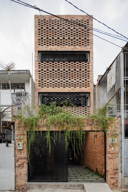 Casa P / T H I A Architecture - Fotografía exterior, Ladrillo