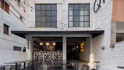 QT Pizza Bar / Bruna Pires Arquitetura