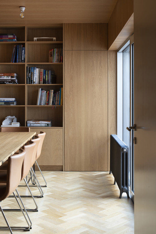 Vysoké Mýto Office Extension / Prokš Přikryl architects  - Interior Photography, Closet, Shelving, Table, Chair